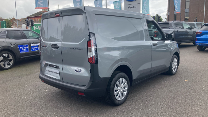 Ford Transit Courier Diesel 1.5 EcoBlue Trend Van - Image 10